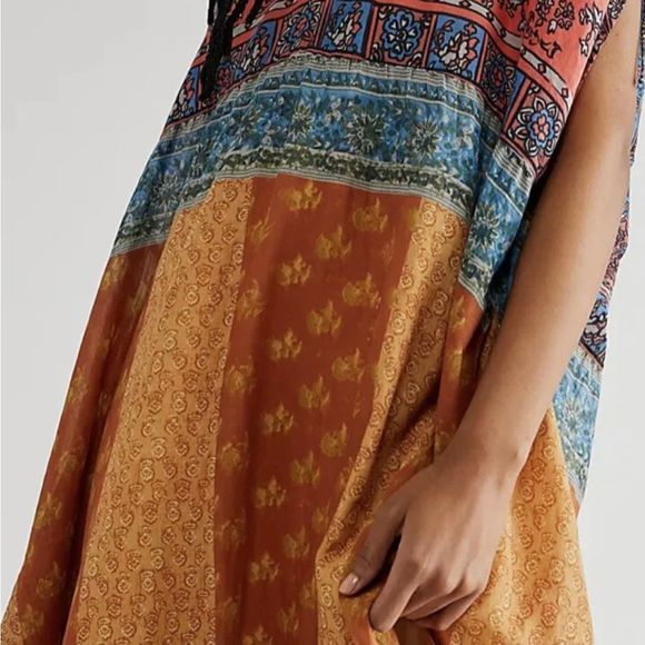 NWT Free People Rosalee Maxi Dress
Hooded Mix Floral Print Orange
retail $168 - Picture 4 of 7